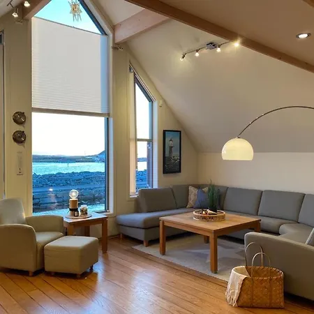 Stongsvingen 31. Eksklusiv Fritidsbolig Med Brygge Holiday home Akrehamn